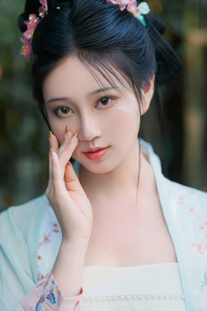 丝袜风情的成熟女性